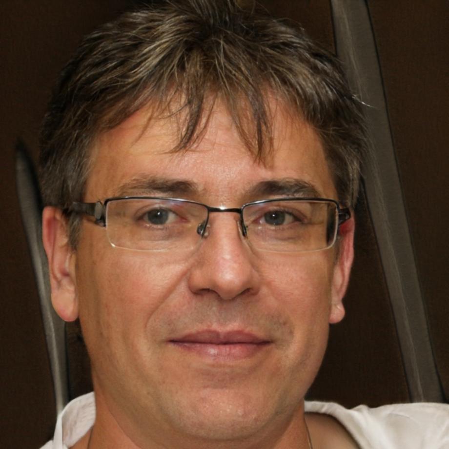 Retrato profesional de Carlos Mendoza